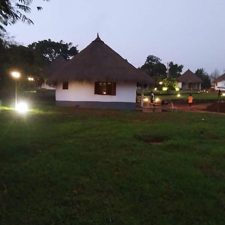 Village Noah Yaounde Luaran gambar