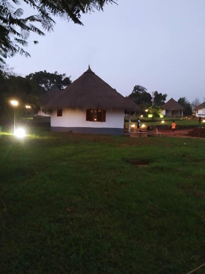 Village Noah Yaounde Luaran gambar