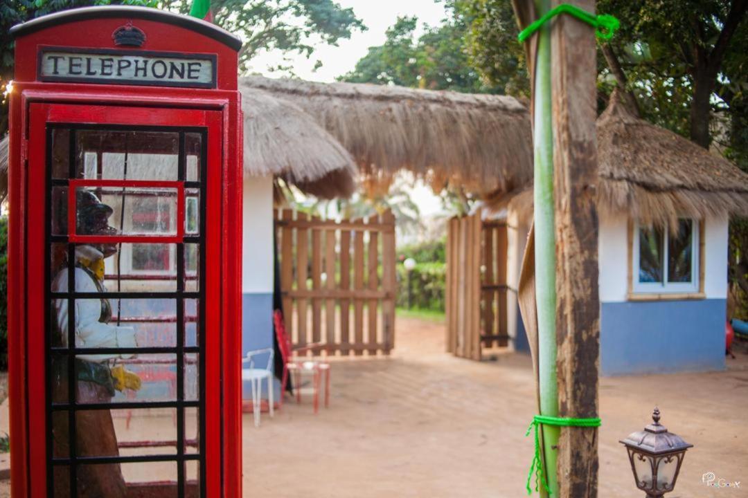Village Noah Yaounde Luaran gambar