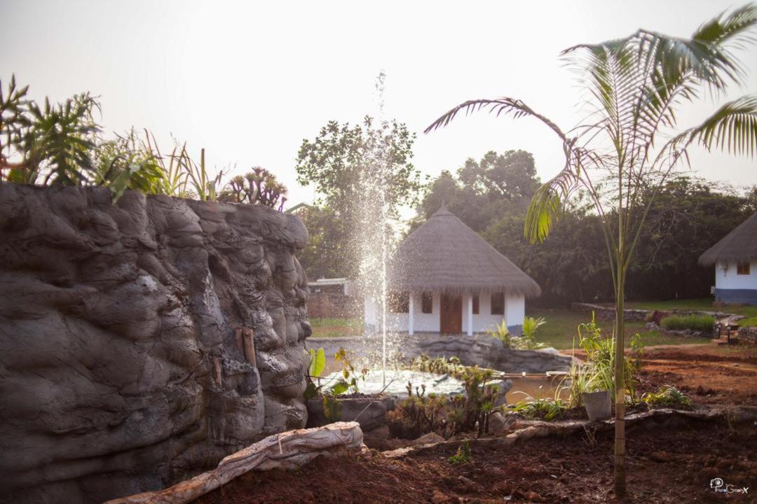 Village Noah Yaounde Luaran gambar