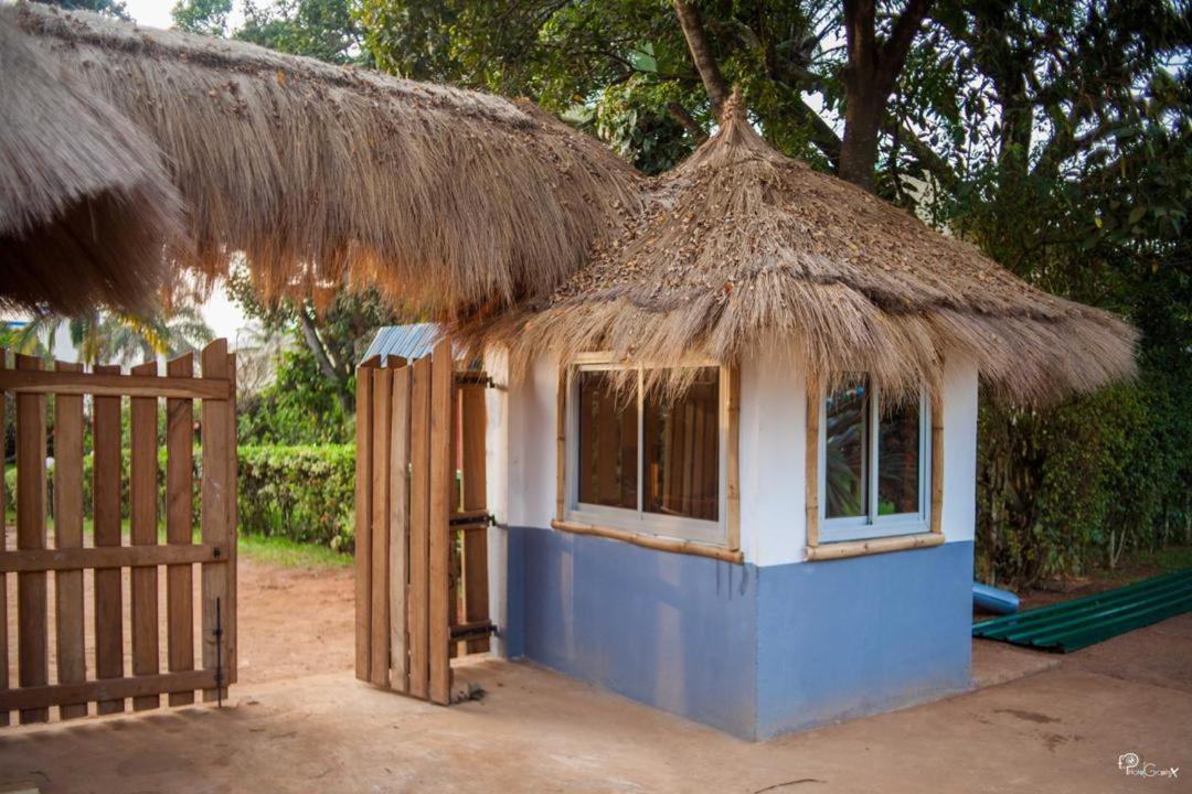 Village Noah Yaounde Luaran gambar