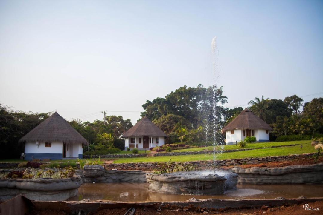 Village Noah Yaounde Luaran gambar