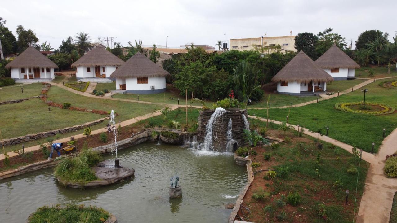 Village Noah Yaounde Luaran gambar