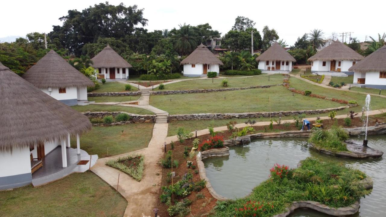 Village Noah Yaounde Luaran gambar